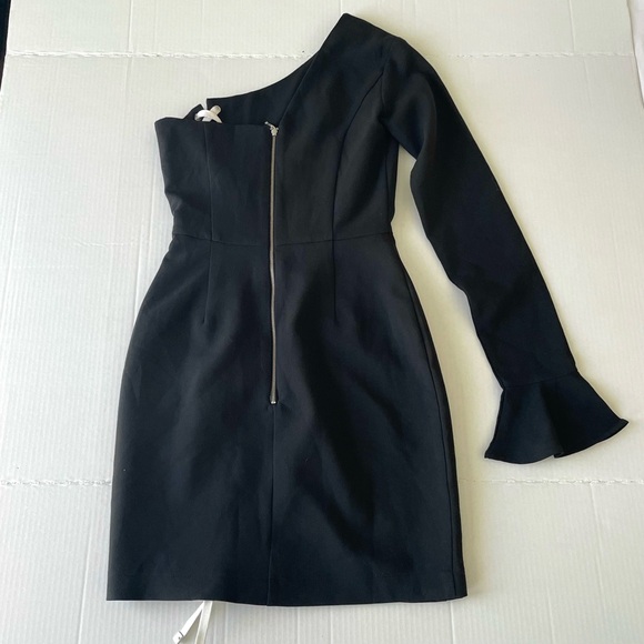 PREM Premonition Elegant Black One-Shoulder Dress with exquisite details - Picture 5 of 14